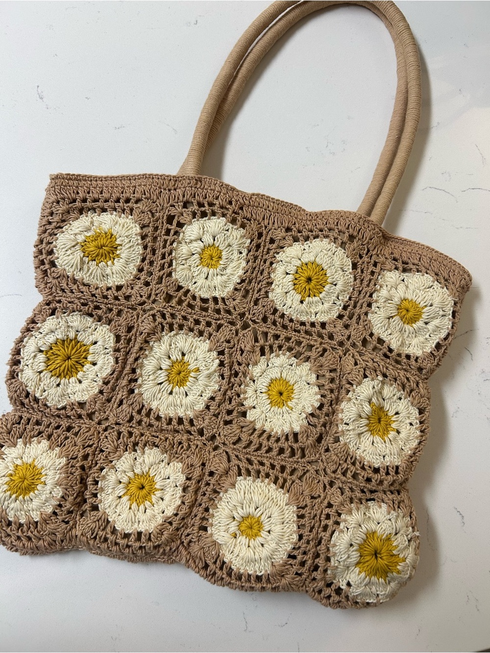 Crochet Daisy Square Tote Bag in Beige and White